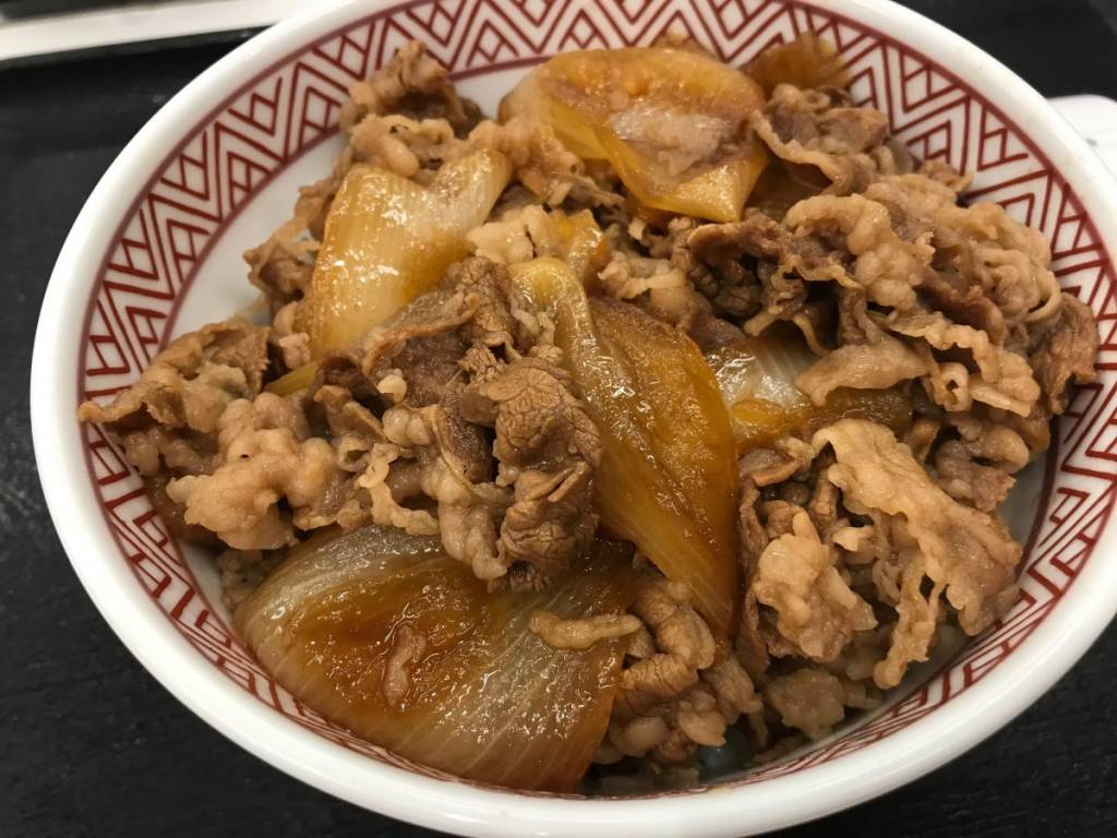 吉野家のサラシア牛丼は、ねぎだく、紅しょうが多めをオススメ！食後の体調変化は、これまでの牛丼とは違いますよ。