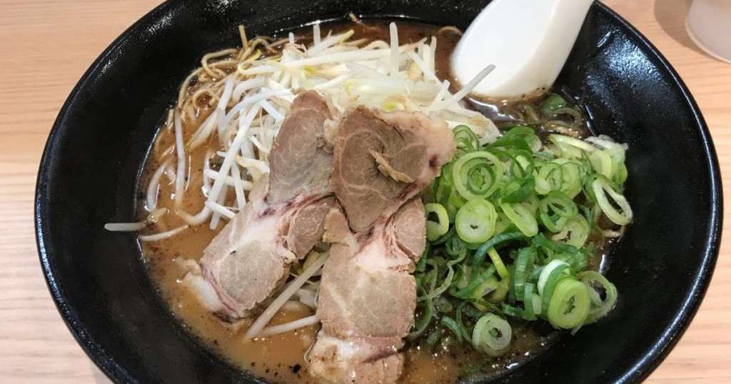 広島ラーメン 元祖広島牛骨ラーメン 大嵐 広島駅前店 和牛焼肉店がプロデュースする広島の新定番ラーメン 甘みと旨みにあふれたスープがクセになります 広島市南区 スギぱら